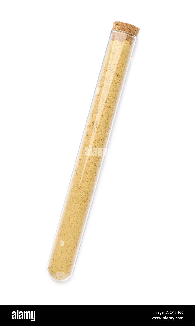 Glasröhrchen mit Ingwerpulver auf weißem Hintergrund, Draufsicht Stockfoto