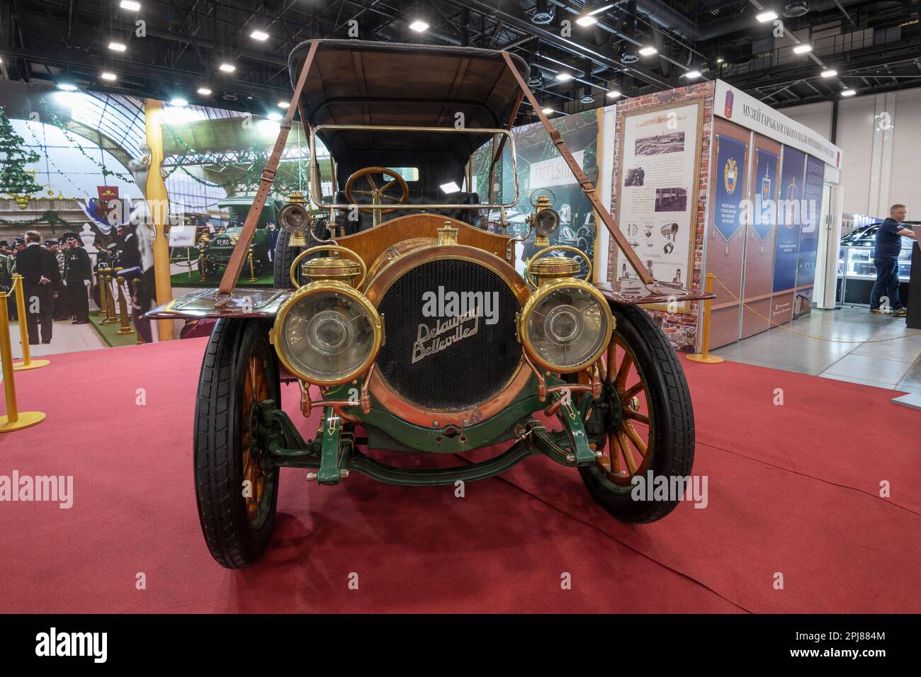 ST. PETERSBURG, RUSSLAND 23. APRIL 2022 Altes DelaunayBellevilleAuto aus der Garage des