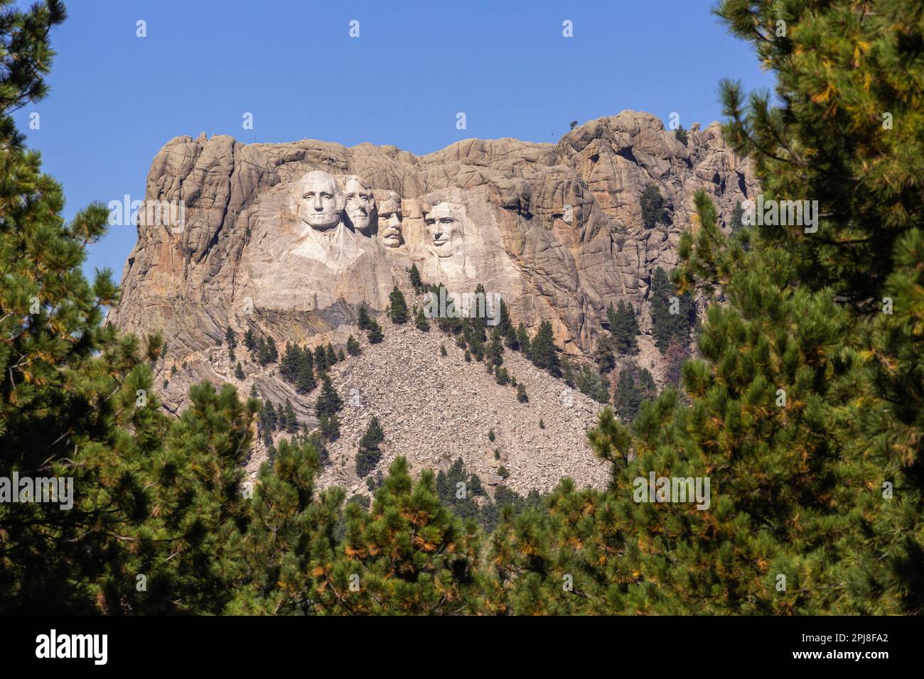 Blick auf Mount Rushmore vom Iron Mountain Highway, South Dakota, Vereinigte Staaten von Amerika Stockfoto