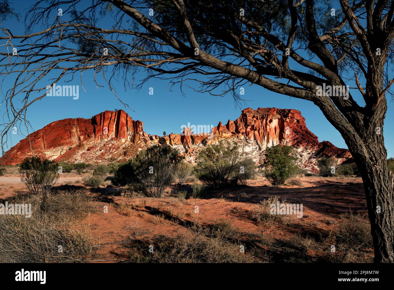 Herausragendes Rainbow Valley in Zentralaustralien. Stockfoto