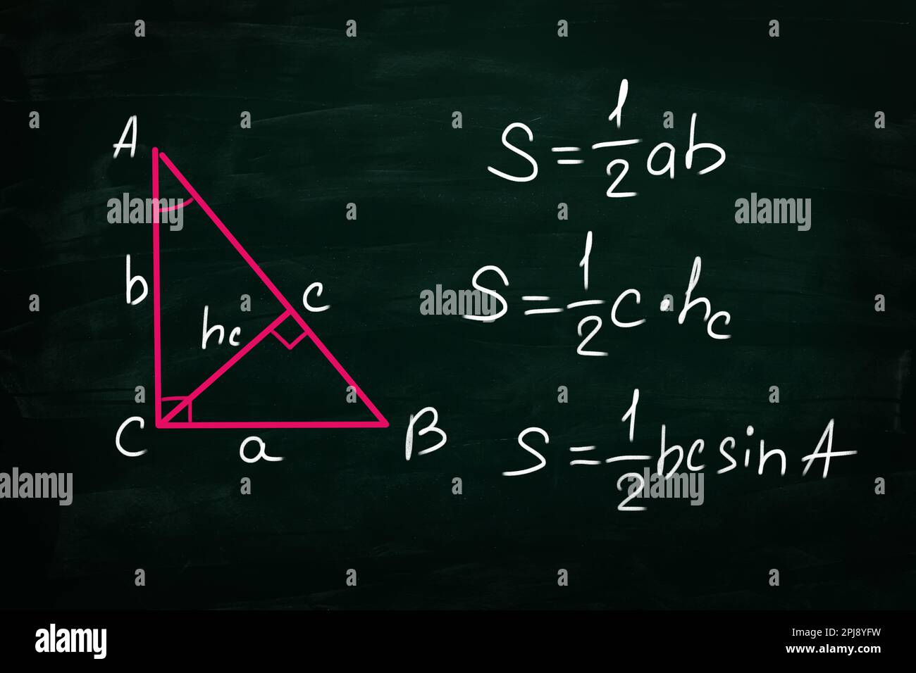 Grundformeln für Dreiecksflächen auf dem Schwarzen Brett Stockfoto