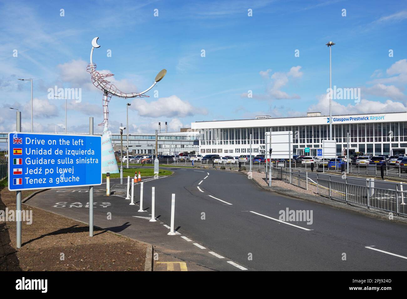 Haupteingang zum Terminalgebäude des internationalen Flughafens Prestwick, Ayrshire, Schottland, wurde der Flughafen von der SNP in öffentliches Eigentum überführt Stockfoto