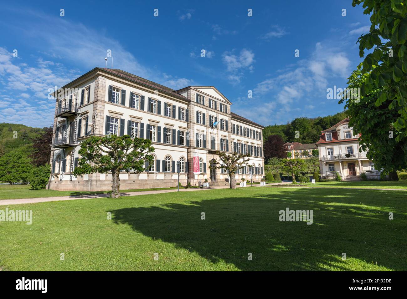 Klassischer Elisabethenhof im Kurpark im staatlichen Spa, Staatsbad Bruckenau, Wellness-Komplex im Sinn-Tal am Rhon-Gebirge, Bad Brackenau Stockfoto