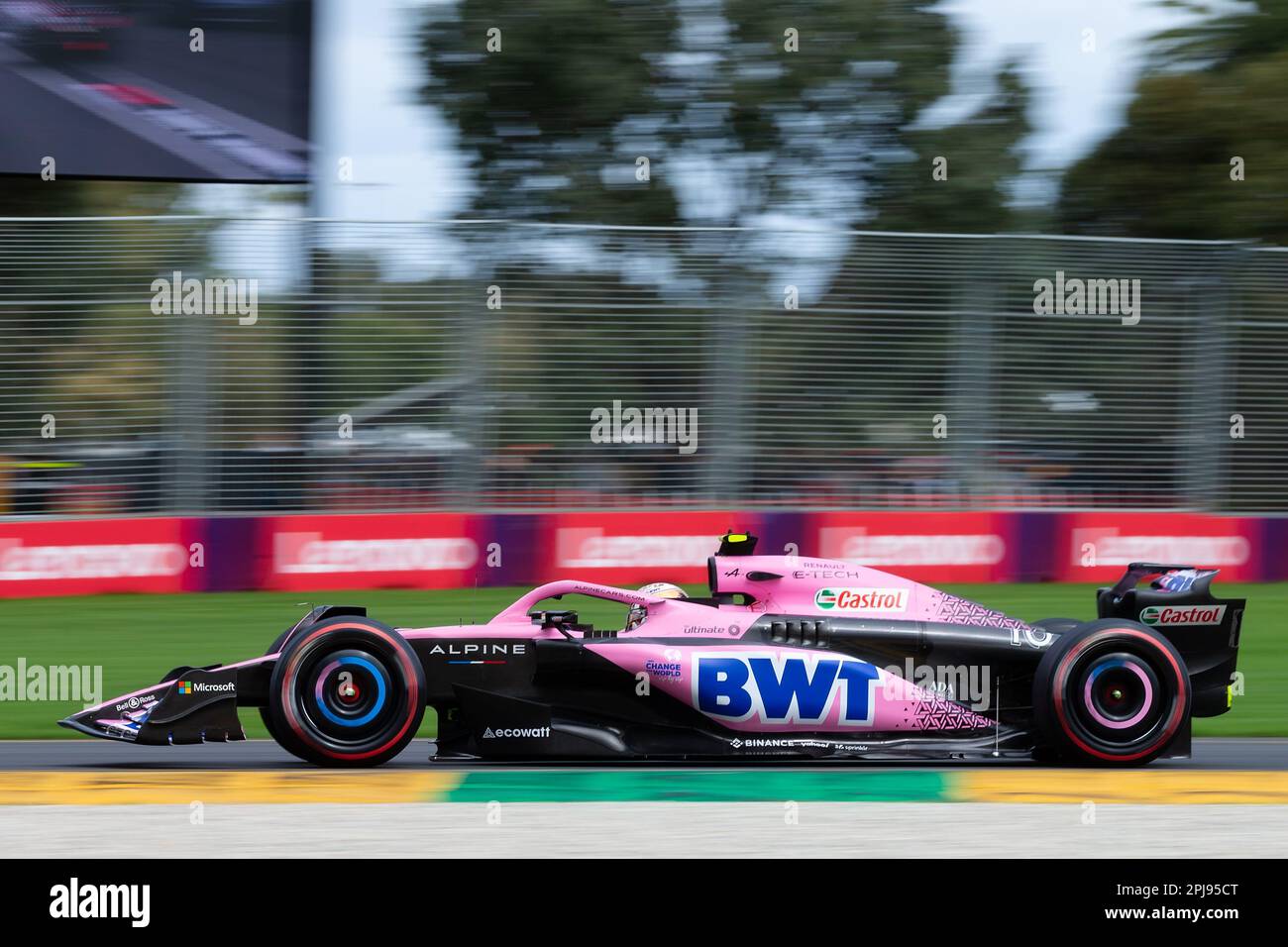 Melbourne, Australien, 1. April 2023. Pierre Gasly (10) auf dem Weg zum BWT Alpine F1 Team während der Formel 1 Übung 3 beim australischen Formel 1 Grand Prix am 01. April 2023 auf der Melbourne Grand Prix Circuit in Albert Park, Australien. Kredit: Dave Hewison/Speed Media/Alamy Live News Stockfoto