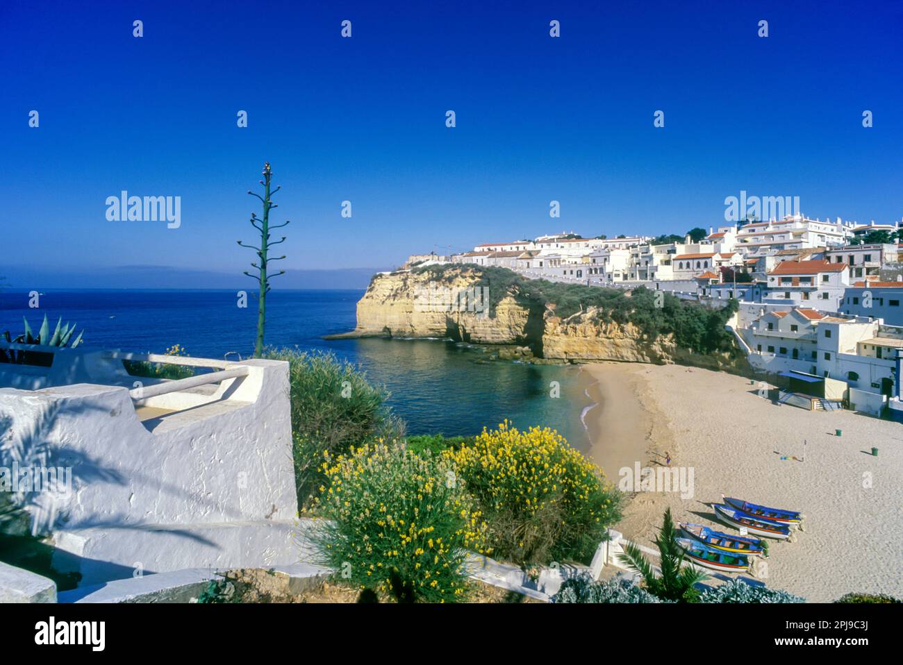 AUSSICHTSPUNKT CARVOEIRO STRAND ALGARVE KÜSTE PORTUGAL Stockfoto