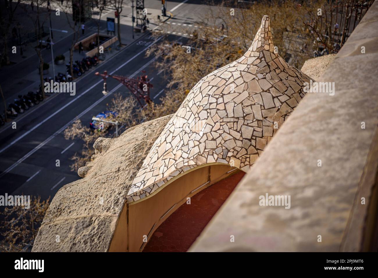 Galerie rund um das Dach der Casa Milà - La Pedrera (Barcelona, ​​Catalonia, Spanien) ESP: Galería llamada 'camino de ronda' que Rodea la Pedrera Stockfoto