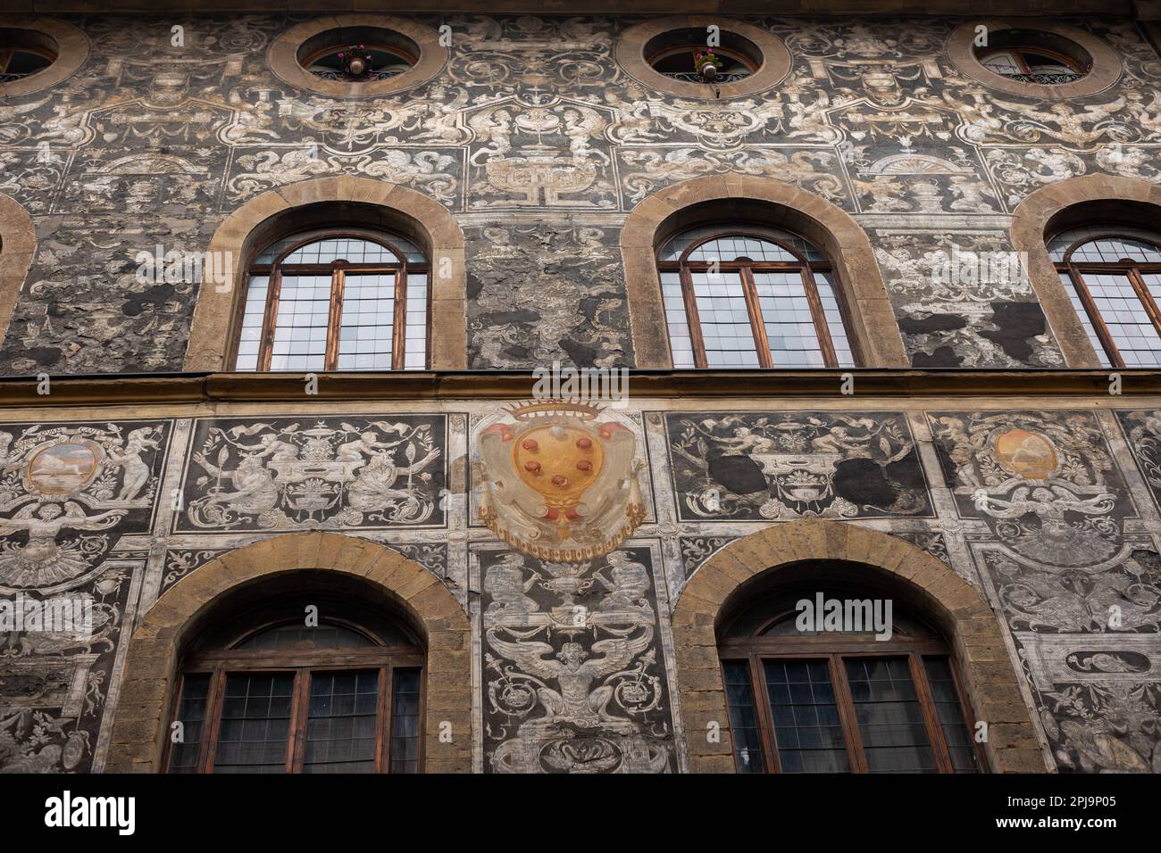 Palazzo di Bianca Cappello mit seiner einzigartigen Fassadendekoration. Florenz, Italien Stockfoto