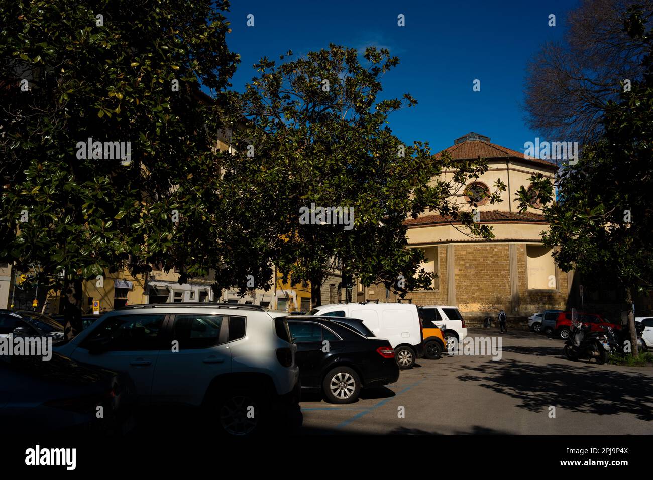 Rotonda degli Scolari („Gelehrte Rotunde“), teilweise erbaut von Brunelleschi, im Auftrag der Medici in Florenz Stockfoto