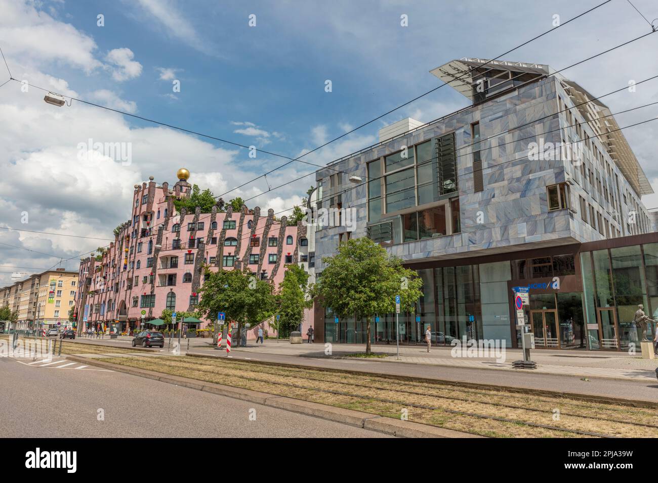 Hundertwassers Grüne Zitadelle (Grüne Zitadelle) von Magdeburg, Geschäfte, Restaurant und Hotelkomplex auf Breiter Web, Stadtzentrum, Magdeburg. Stockfoto