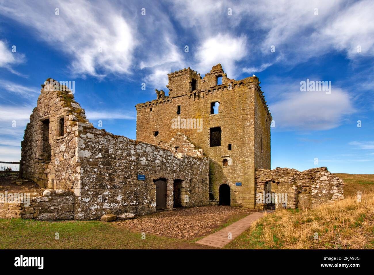 Dunnottar Castle Stonehaven Aberdeenshire das Lagerhaus und das Keep or Tower House Stockfoto