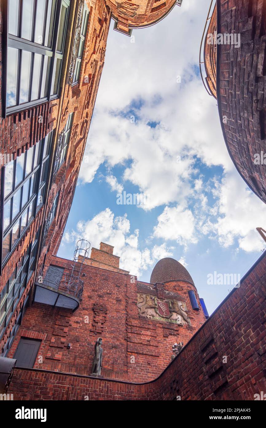 Bremen: Straße Böttcherstraße, Häuser im expressionistischen Stil, Ziegelexpressionismus, Altstadt in Bremen, Deutschland Stockfoto