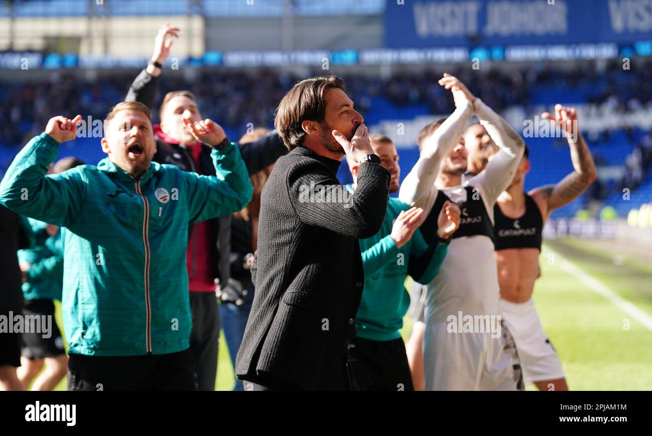 Swansea City Manager Russell Martin feiert den Sieg nach dem Spiel nach dem Sky Bet Championship-Spiel im Cardiff City Stadium in Cardiff. Foto: Samstag, 1. April 2023. Stockfoto