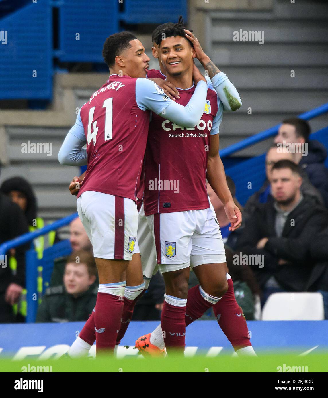 London, Großbritannien. 01. April 2023. 01. April 2023 - Chelsea gegen Aston Villa - Premier League - Stamford Bridge Ollie Watkins von Aston Villa feiert sein Halbtreffer während des Premier League-Spiels auf der Stamford Bridge, London. Bildkredit: Mark Pain/Alamy Live News Stockfoto