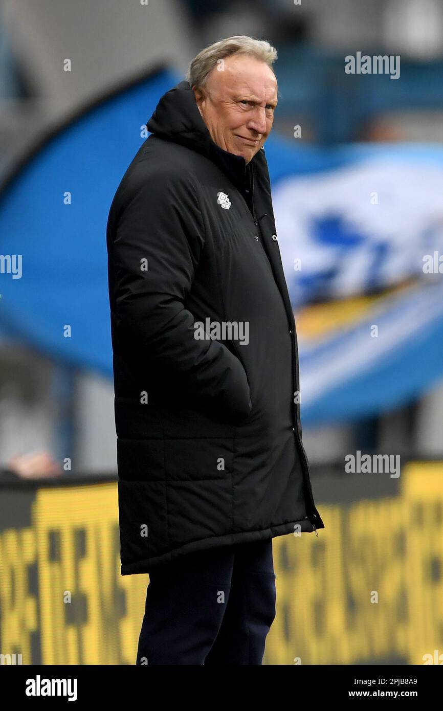 Huddersfield, Großbritannien. 1. April 2023. Huddersfield Manager Neil Warnock reagiert auf seine Seite, die beim Sky Bet Championship-Spiel im John Smith's Stadium, Huddersfield, 3-1 nach oben geht. Der Bildausdruck sollte lauten: Gary Oakley/Sportimage Credit: Sportimage/Alamy Live News Stockfoto