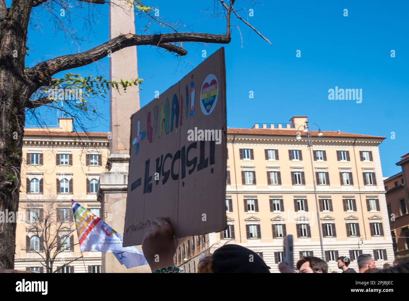 Rom, . 01. April 2023. 01/04/2023 ROM - Demonstration in Rom durch die Gender-X-Vereinigung anlässlich des Internationalen Tages der transsexuellen Sichtbarkeit: Umbenannt in "Protect Trans Youth", dies ist die erste Veranstaltung in Italien, die sich mit den Rechten und dem Schutz junger transgender und nicht transgender Menschen binär befasst. PS: Das Foto kann in Bezug auf den Kontext verwendet werden, in dem es aufgenommen wurde, und ohne die Absicht, den Anstand der Menschen zu verleumden. Kredit: Unabhängige Fotoagentur/Alamy Live News Stockfoto