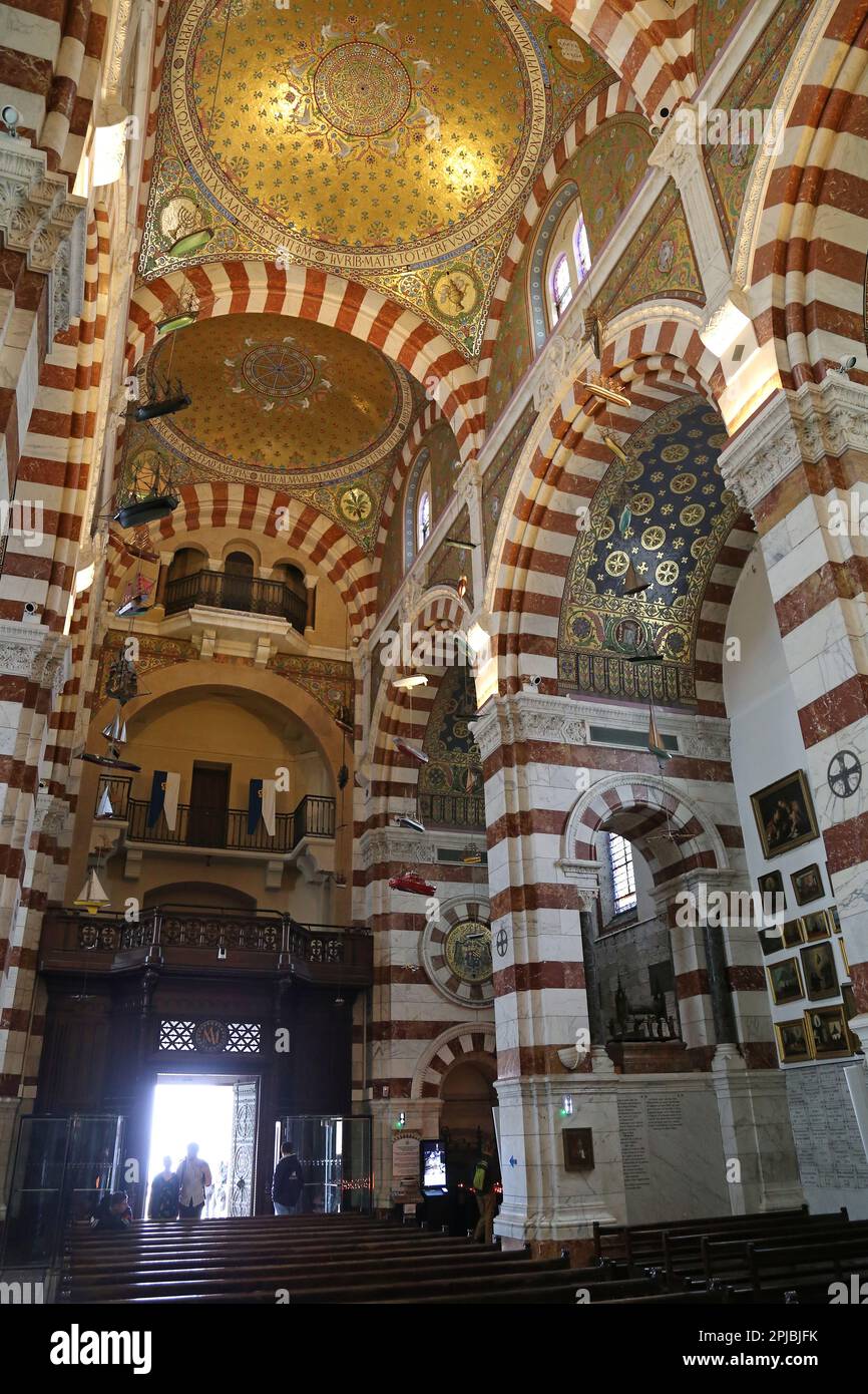 Basilika Notre-Dame de la Garde (informell „La Bonne Mère“), Marseille, Bouches-du-Rhone, Provence, Frankreich, Mittelmeer, Europa Stockfoto