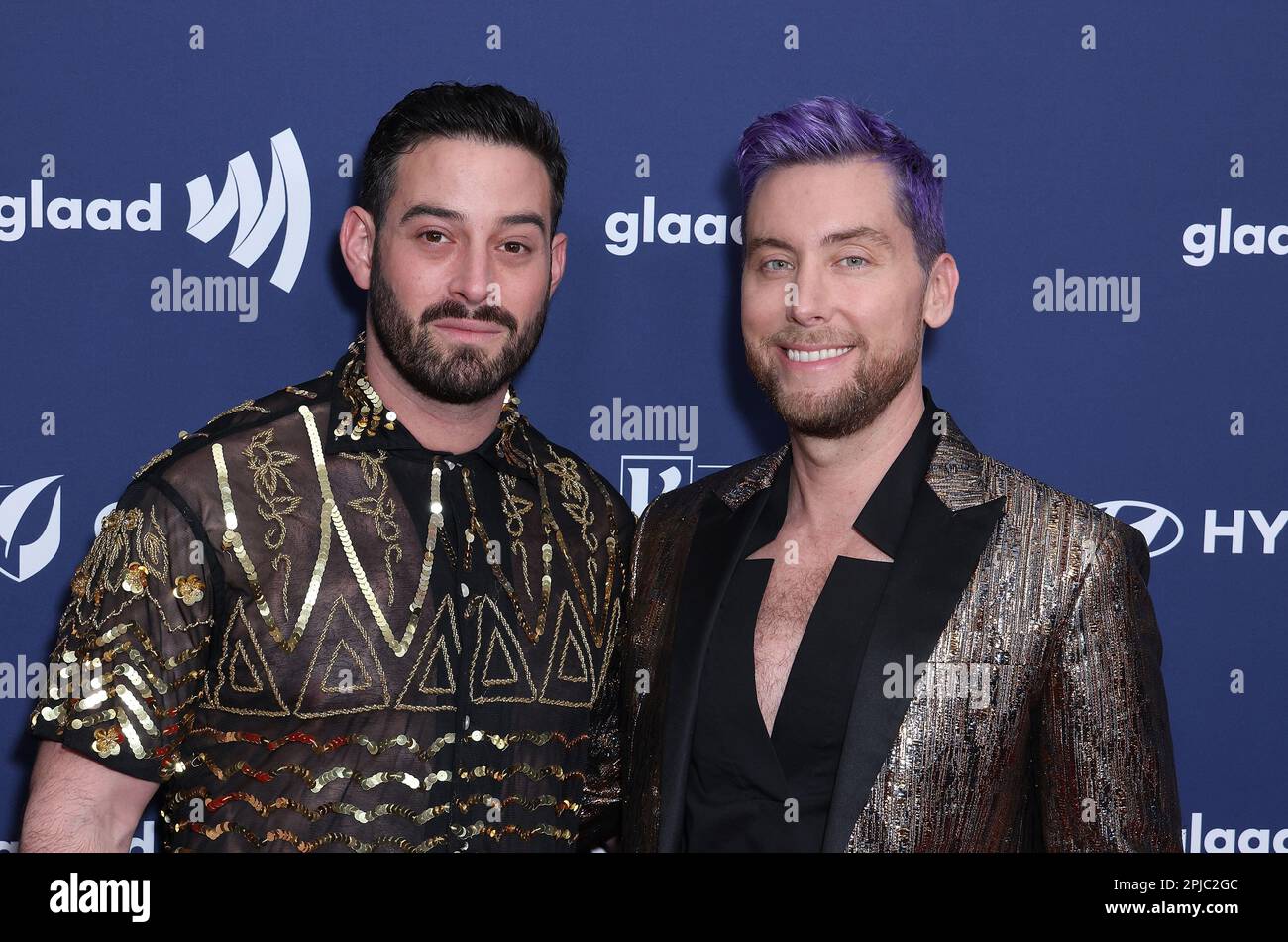 Michael Turchin und Lance Bass nehmen am 30. März 2023 in Beverly Hills, Kalifornien, an den alljährlichen GLAAD Media Awards 34. im Beverly Hilton Teil. Foto: Stockfoto