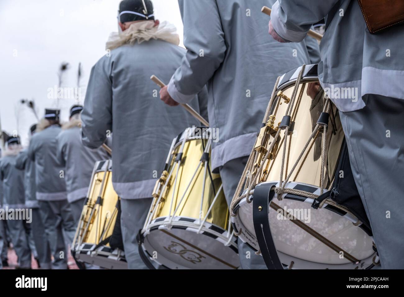 Drumers beim Basler Schweiz Karneval oder bei der Fasnacht Parade Stockfoto