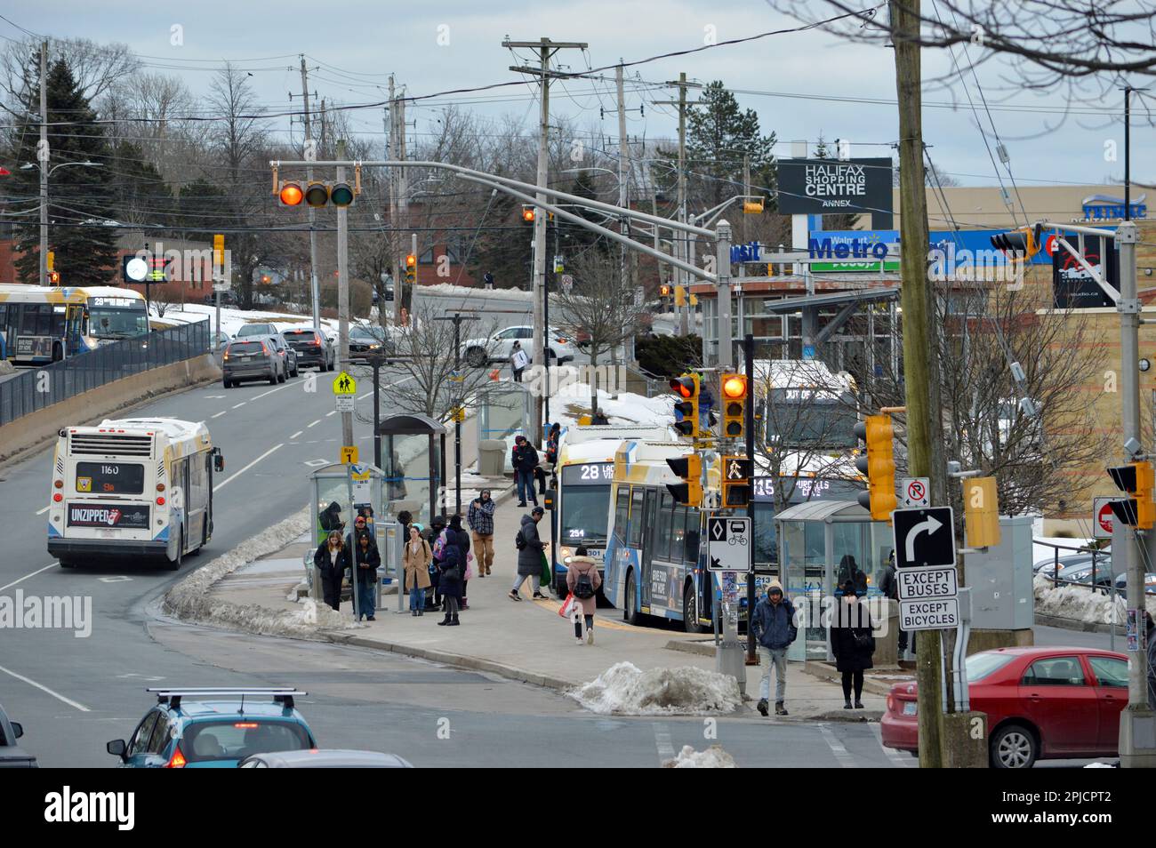 Mumford Terminal, eine Halifax Transit Bushaltestelle am Halifax Shopping Centre an der Mumford Road in Halifax, Nova Scotia, Kanada. Stockfoto Mumford Terminal, eine Halifax Transit Bushaltestelle am Halifax Shopping Centre an der Mumford Road in Halifax, Nova Scotia, Kanada. Stockfoto