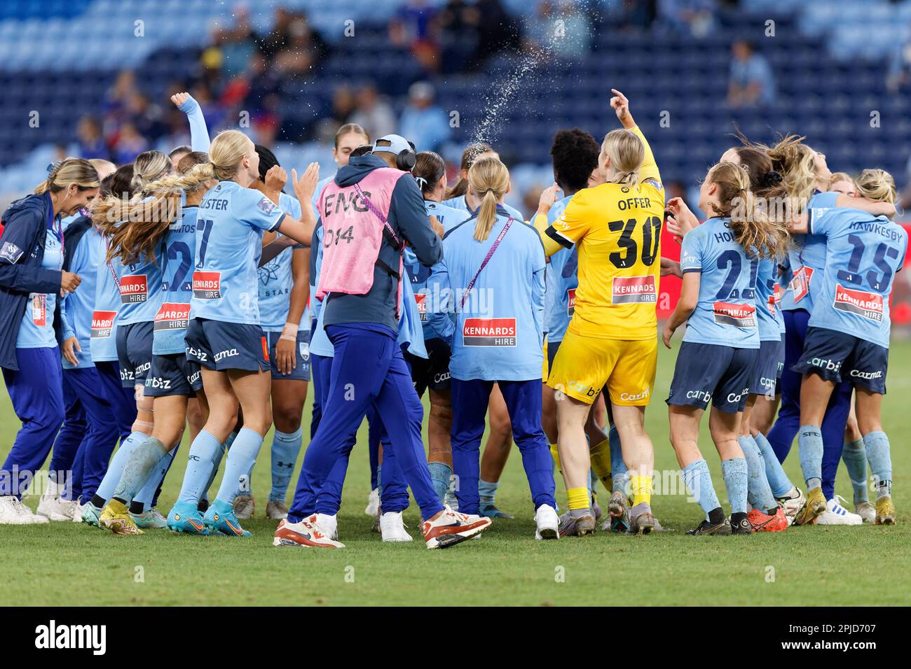 Der FC Sydney feiert seinen Sieg nach dem Spiel zwischen Sydney und Newcastle am 1. April 2023 im Allianz Stadium in Sydney, Australien Stockfoto