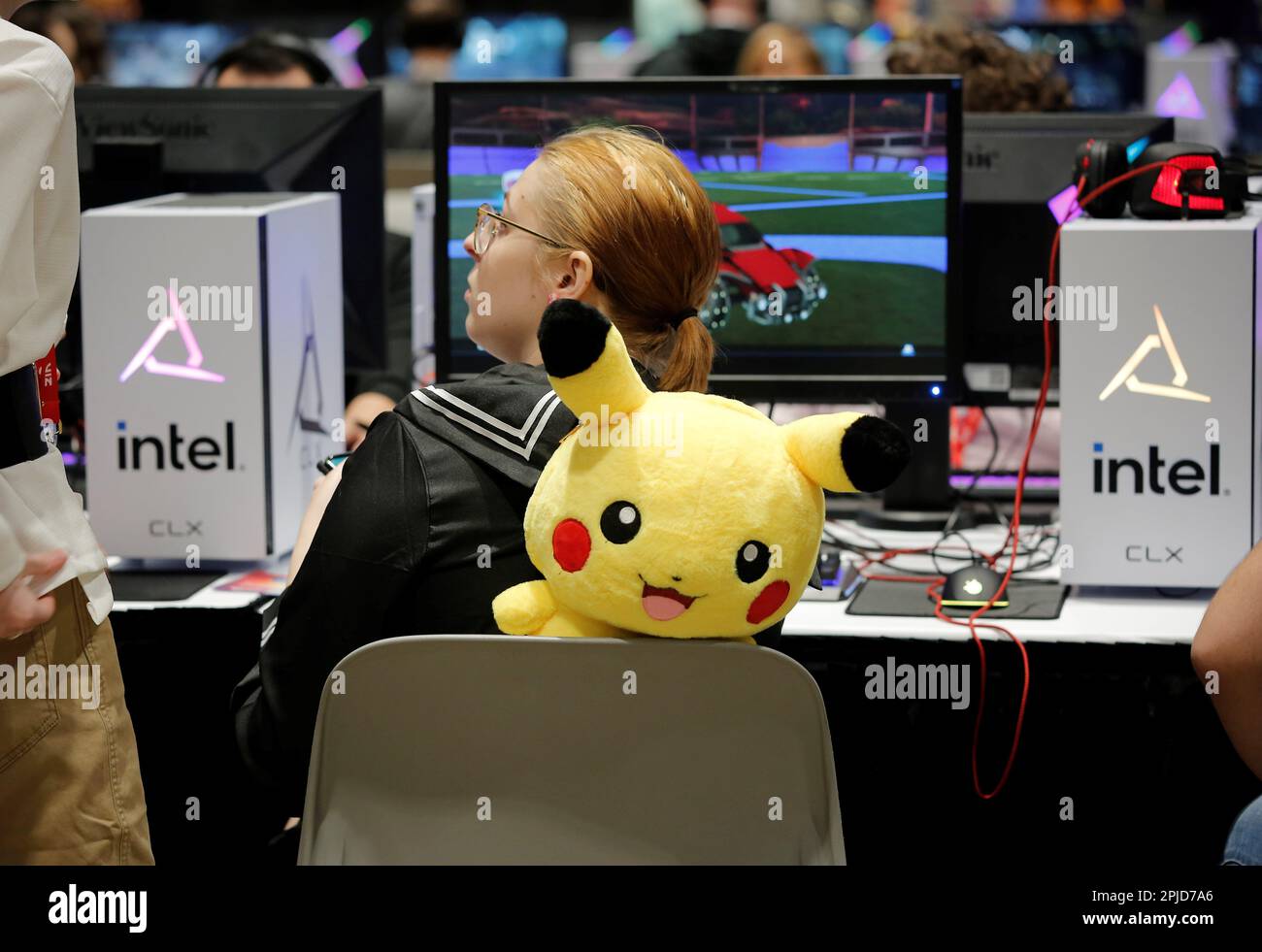Chicago, Illinois, USA. 1. April 2023. Die Chicago Comic & Entertainment Expo in Chicago, Il, vom 31. März bis 2. April im McCormick Place South ist die größte Pop-Kultur-Convention im Mittleren Westen. Es ist die Heimat für gute und geeky Zeiten für Fans von Comics, Cosplay, Videospielen, Anime, TV-Shows, Filme, Bücher, Wrestling und Comedy. An dieser 3-tägigen Veranstaltung nehmen 20.000 bis 30.000 Teilnehmer Teil. (Kreditbild: © Pat A. Robinson/ZUMA Press Wire) NUR REDAKTIONELLE VERWENDUNG! Nicht für den kommerziellen GEBRAUCH! Stockfoto