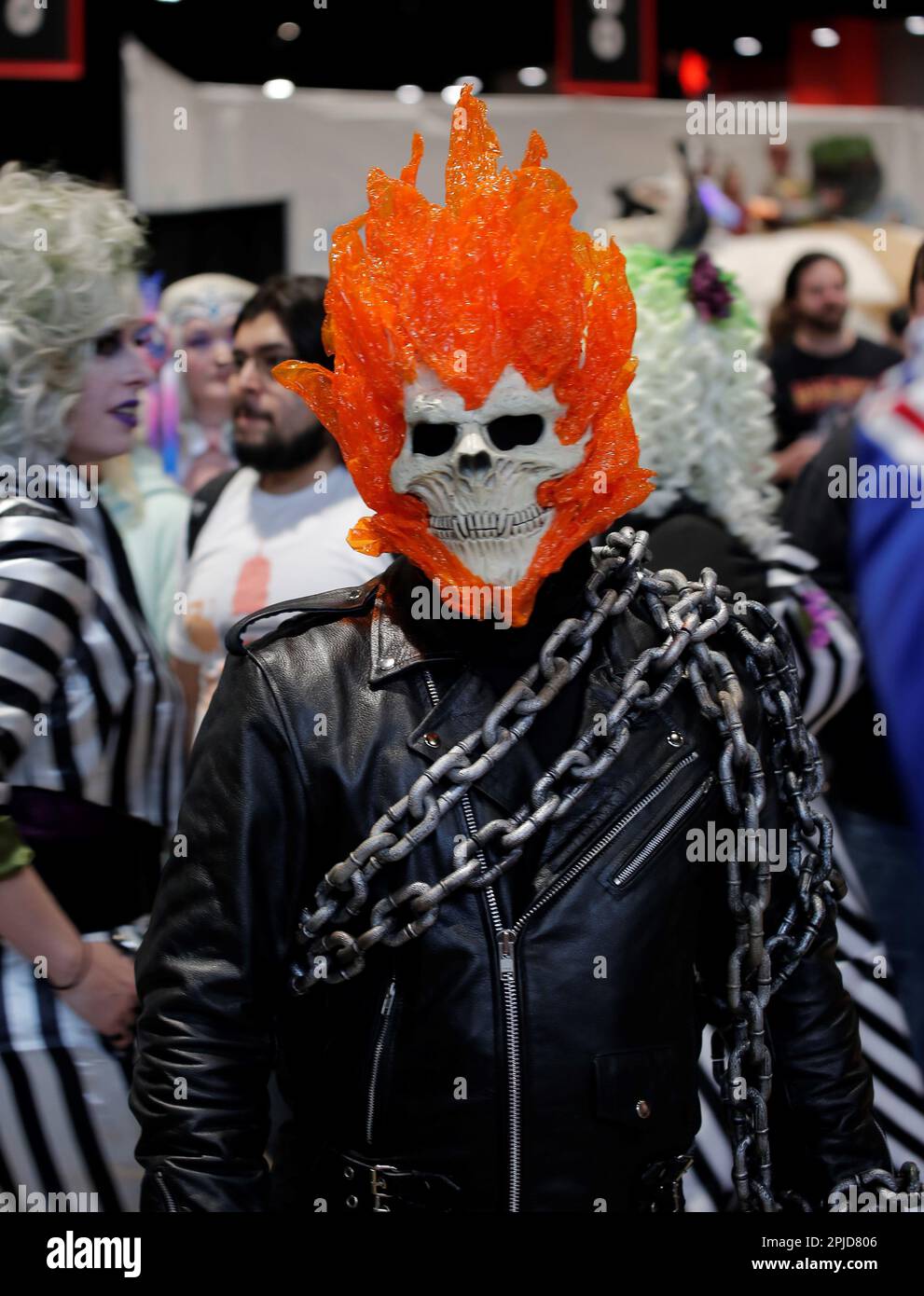 Chicago, Illinois, USA. 1. April 2023. Die Chicago Comic & Entertainment Expo in Chicago, Il, vom 31. März bis 2. April im McCormick Place South ist die größte Pop-Kultur-Convention im Mittleren Westen. Es ist die Heimat für gute und geeky Zeiten für Fans von Comics, Cosplay, Videospielen, Anime, TV-Shows, Filme, Bücher, Wrestling und Comedy. An dieser 3-tägigen Veranstaltung nehmen 20.000 bis 30.000 Teilnehmer Teil. (Kreditbild: © Pat A. Robinson/ZUMA Press Wire) NUR REDAKTIONELLE VERWENDUNG! Nicht für den kommerziellen GEBRAUCH! Stockfoto