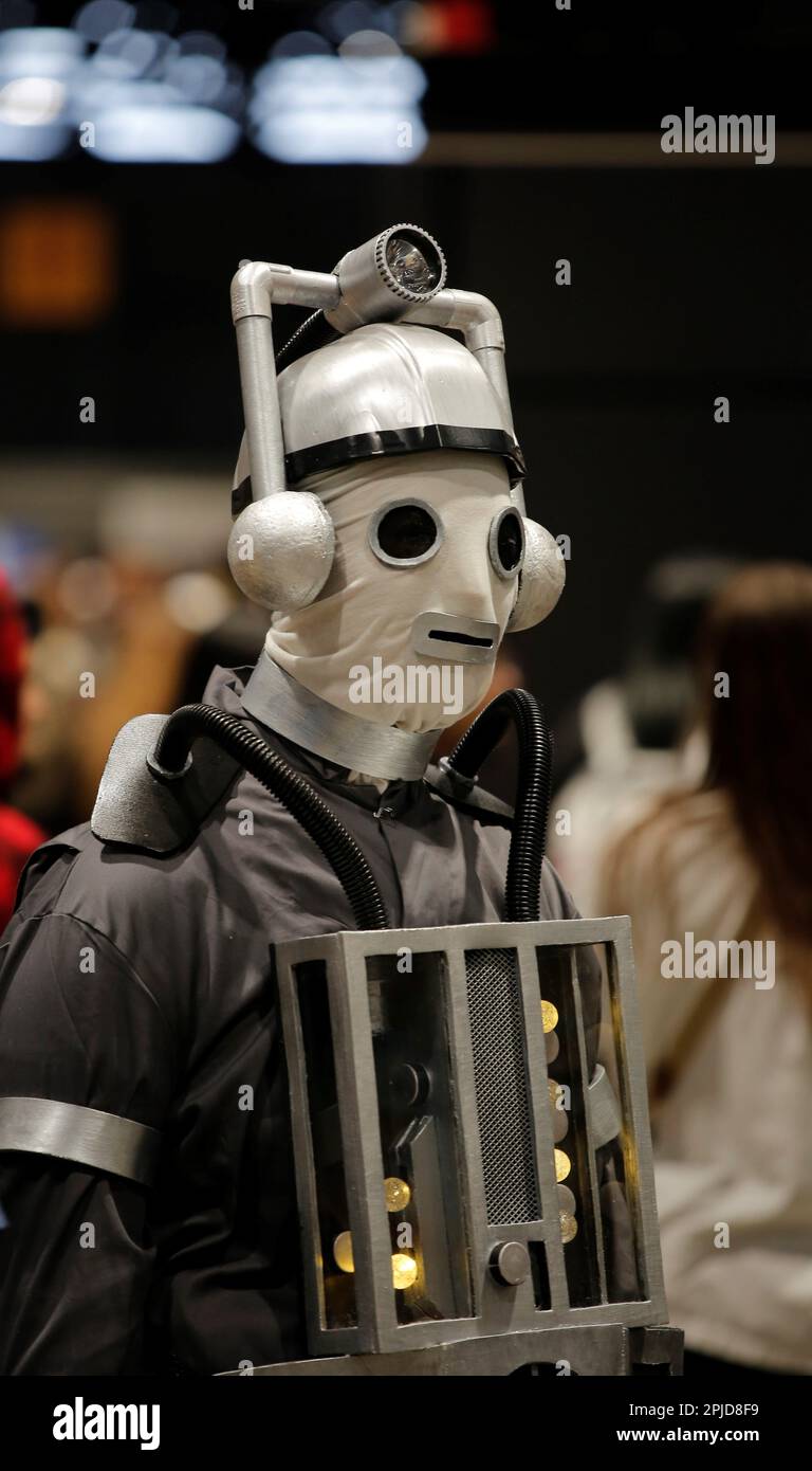 Chicago, Illinois, USA. 1. April 2023. Die Chicago Comic & Entertainment Expo in Chicago, Il, vom 31. März bis 2. April im McCormick Place South ist die größte Pop-Kultur-Convention im Mittleren Westen. Es ist die Heimat für gute und geeky Zeiten für Fans von Comics, Cosplay, Videospielen, Anime, TV-Shows, Filme, Bücher, Wrestling und Comedy. An dieser 3-tägigen Veranstaltung nehmen 20.000 bis 30.000 Teilnehmer Teil. (Kreditbild: © Pat A. Robinson/ZUMA Press Wire) NUR REDAKTIONELLE VERWENDUNG! Nicht für den kommerziellen GEBRAUCH! Stockfoto