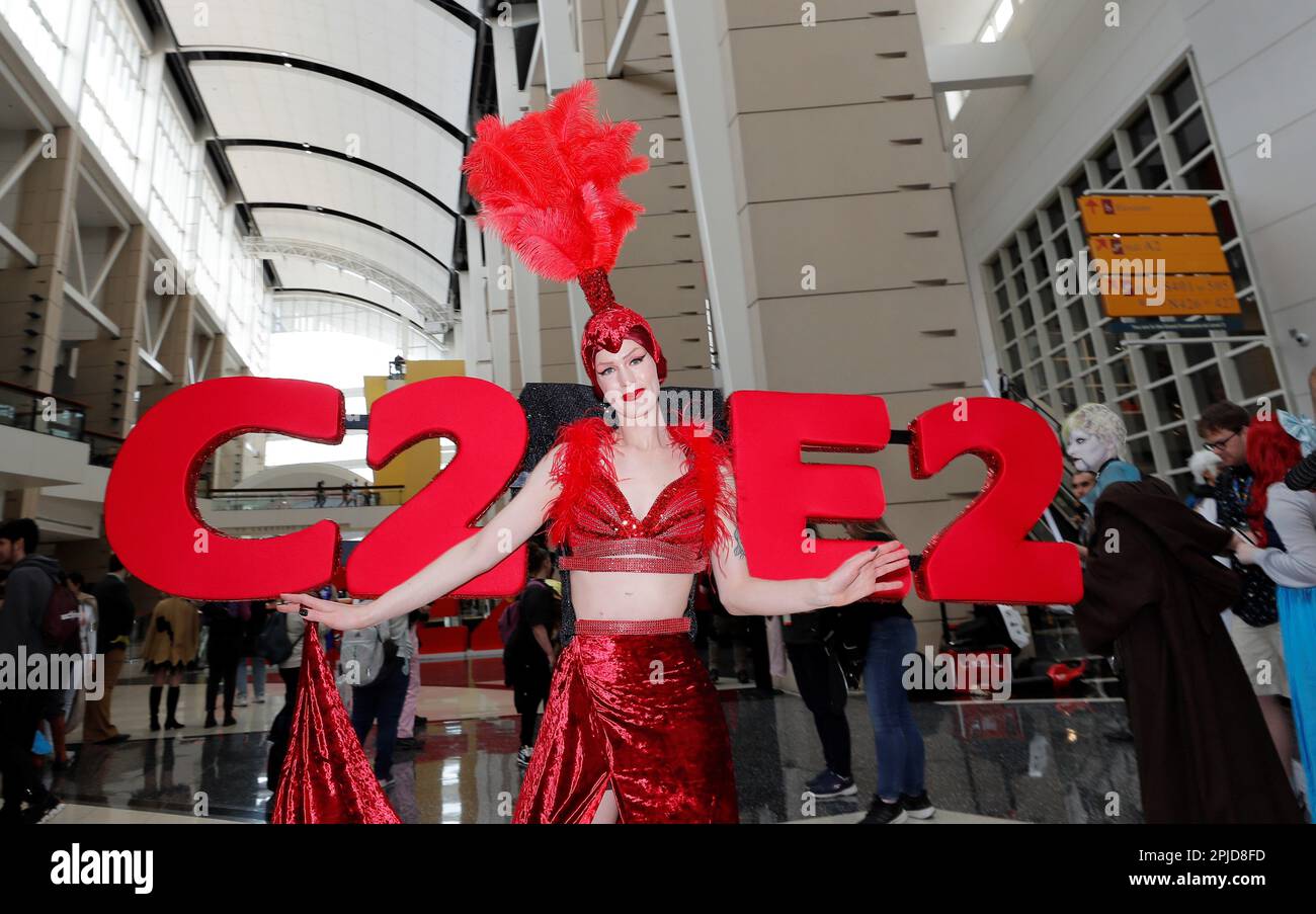 Chicago, Illinois, USA. 1. April 2023. Die Chicago Comic & Entertainment Expo in Chicago, Il, vom 31. März bis 2. April im McCormick Place South ist die größte Pop-Kultur-Convention im Mittleren Westen. Es ist die Heimat für gute und geeky Zeiten für Fans von Comics, Cosplay, Videospielen, Anime, TV-Shows, Filme, Bücher, Wrestling und Comedy. An dieser 3-tägigen Veranstaltung nehmen 20.000 bis 30.000 Teilnehmer Teil. (Kreditbild: © Pat A. Robinson/ZUMA Press Wire) NUR REDAKTIONELLE VERWENDUNG! Nicht für den kommerziellen GEBRAUCH! Stockfoto