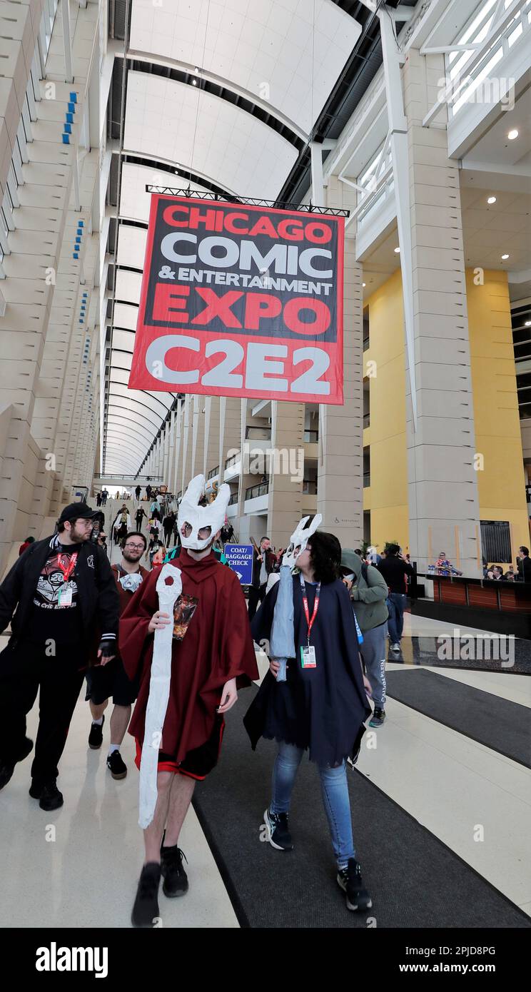 Chicago, Illinois, USA. 1. April 2023. Die Chicago Comic & Entertainment Expo in Chicago, Il, vom 31. März bis 2. April im McCormick Place South ist die größte Pop-Kultur-Convention im Mittleren Westen. Es ist die Heimat für gute und geeky Zeiten für Fans von Comics, Cosplay, Videospielen, Anime, TV-Shows, Filme, Bücher, Wrestling und Comedy. An dieser 3-tägigen Veranstaltung nehmen 20.000 bis 30.000 Teilnehmer Teil. (Kreditbild: © Pat A. Robinson/ZUMA Press Wire) NUR REDAKTIONELLE VERWENDUNG! Nicht für den kommerziellen GEBRAUCH! Stockfoto
