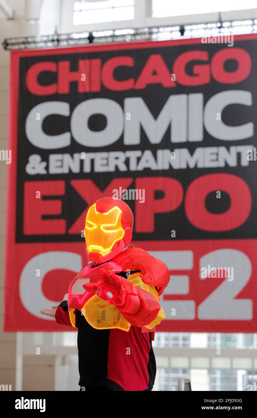 Chicago, Illinois, USA. 1. April 2023. Die Chicago Comic & Entertainment Expo in Chicago, Il, vom 31. März bis 2. April im McCormick Place South ist die größte Pop-Kultur-Convention im Mittleren Westen. Es ist die Heimat für gute und geeky Zeiten für Fans von Comics, Cosplay, Videospielen, Anime, TV-Shows, Filme, Bücher, Wrestling und Comedy. An dieser 3-tägigen Veranstaltung nehmen 20.000 bis 30.000 Teilnehmer Teil. (Kreditbild: © Pat A. Robinson/ZUMA Press Wire) NUR REDAKTIONELLE VERWENDUNG! Nicht für den kommerziellen GEBRAUCH! Stockfoto