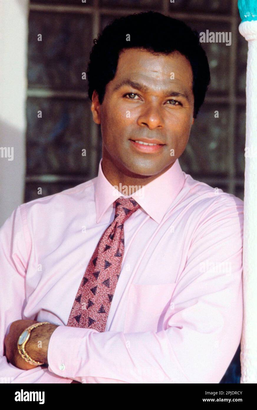 PHILIP MICHAEL THOMAS IN MIAMI VICE (1984). Kredit: UNIVERSAL TV / Album Stockfoto