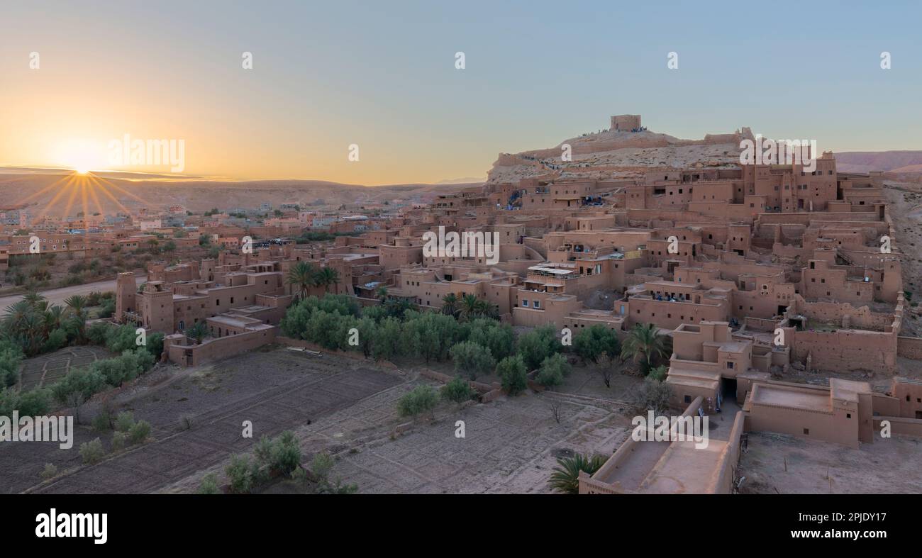 Kasbah Ait Ben Haddou nelle montagne dell'Atlante del Marocco. Patrimonio mondiale dell'UNESCO dal 1987 Stockfoto