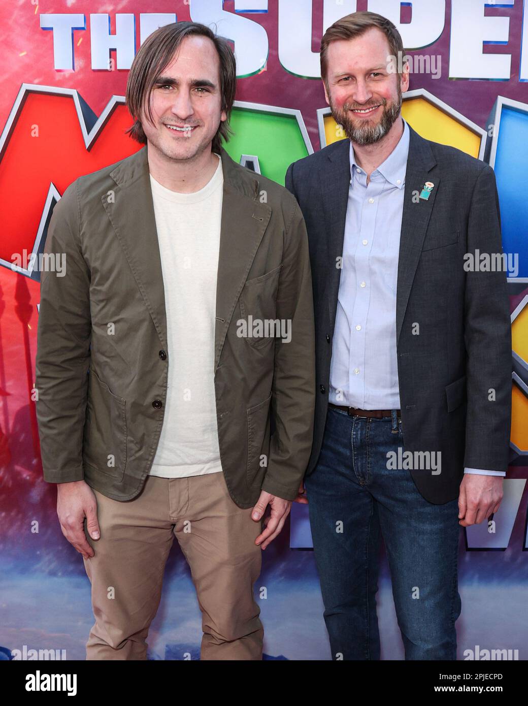 Los Angeles, Usa. 01. April 2023. LOS ANGELES, KALIFORNIEN, USA - APRIL 01: Michael Jelenic und Aaron Horvath treffen beim Los Angeles Special Screening of Universal Pictures, Nintendo and Illumination Entertainment's „The Super Mario Bros Movie“ im Regal Cinemas LA Live & 4DX Movie am 1. April 2023 in Los Angeles, Kalifornien, USA. (Foto: Xavier Collin/Image Press Agency) Kredit: Image Press Agency/Alamy Live News Stockfoto