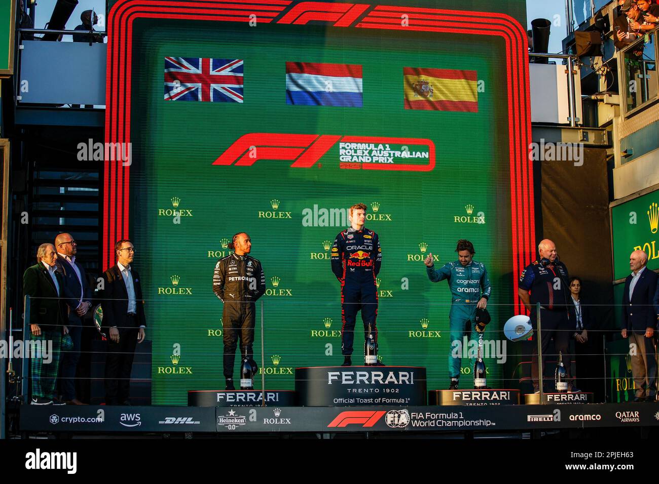 Melbourne, Australien. 02. April 2023. firo : 2. April 2023, Motorsport, Formel 1, Formel 1, Staffel 2023, Australian Grand Prix, Formel 1 Rolex Grand Prix 2023, 3. Runde der Formel-1-Weltmeisterschaft 2023, auf dem Albert Park Circuit, in Melbourne, Australien, das Rennen, VERSTAPPEN Max (Ned), Red Bull Racing RB19, Portrait HAMILTON Lewis (gbr), Mercedes AMG F1 Team W14, Portrait ALONSO Fernando (Spa), Aston Martin F1 Team AMR23, Portrait Podium Credit: dpa/Alamy Live News Stockfoto