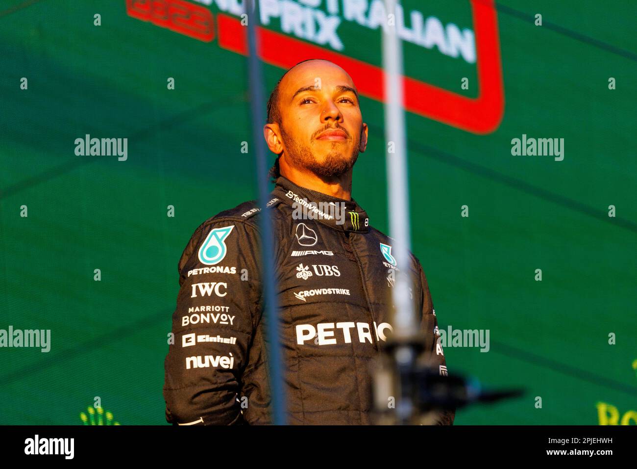 Melbourne, Australien. 02. April 2023. 2. April 2023: Melbourne Grand Prix Circuit, Melbourne, Victoria, Australien: Australian Formula 1 Grand Prix: Renntag: Nummer 44 Mercedes AMG Petronas Fahrer Lewis Hamilton auf dem Podium nach Credit: Action Plus Sports Images/Alamy Live News Stockfoto