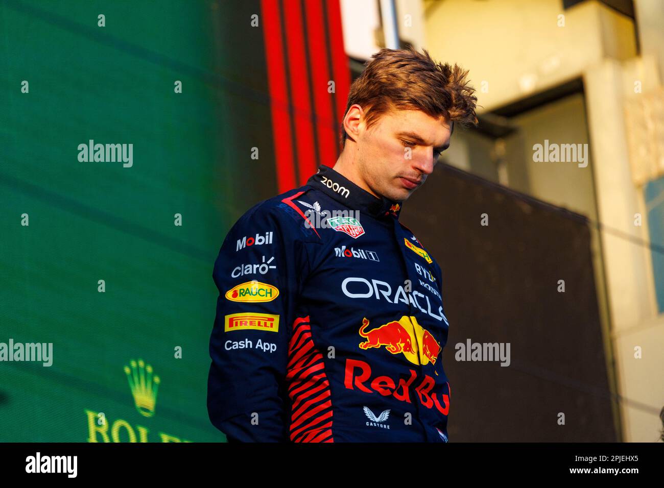 Melbourne, Australien. 02. April 2023. 2. April 2023: Melbourne Grand Prix Circuit, Melbourne, Victoria, Australien: Australian Formula 1 Grand Prix: Renntag: Nummer 1 Red Bull Fahrer Max Verstappen auf dem Podium nach Credit: Action Plus Sports Images/Alamy Live News Stockfoto