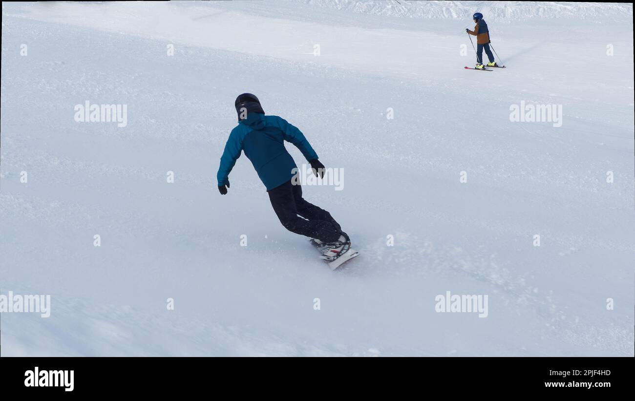 Wintersportbegeisterte in den österreichischen Alpen Stockfoto