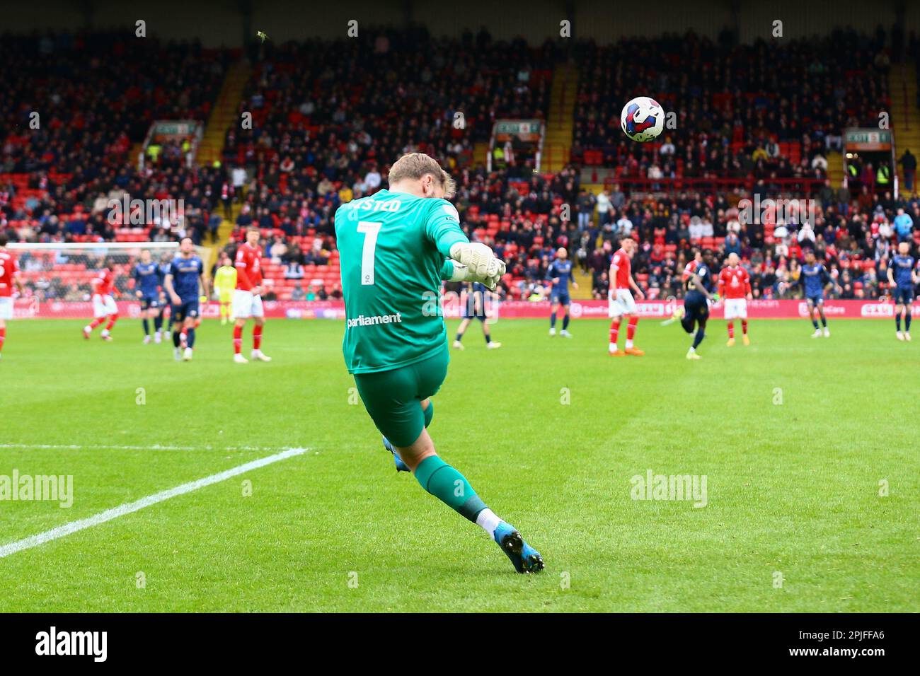 Oakwell Stadium, Barnsley, England - 1. April 2023 Harvey isted Goalkeeper of Barnsley - während des Spiels Barnsley V Morecambe, Sky Bet League One, 2022/23, Oakwell Stadium, Barnsley, England - 1. April 2023 Kredit: Arthur Haigh/WhiteRosePhotos/Alamy Live News Stockfoto