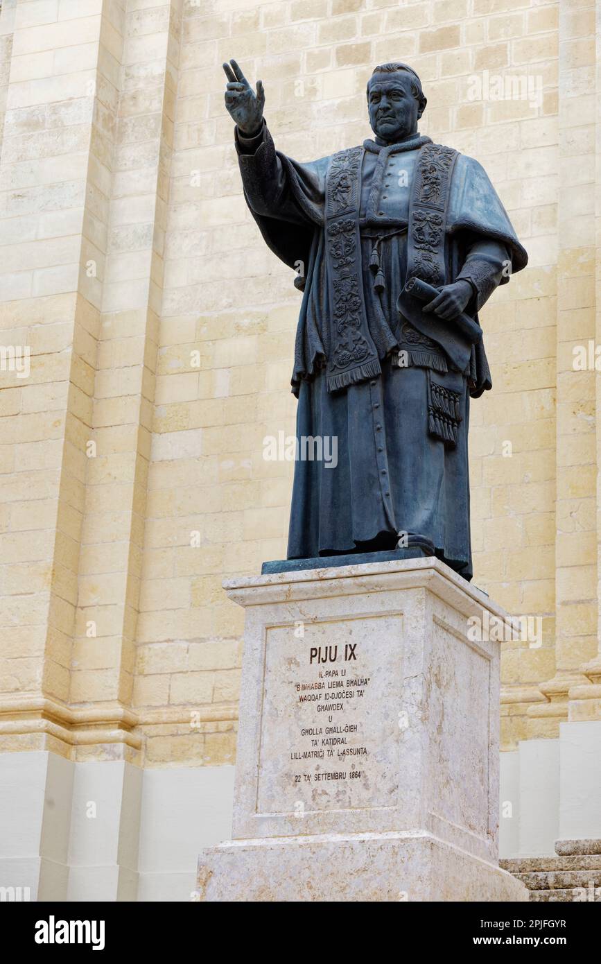 Victoria, Gozo Island, Malta. 22. März 2023. Zitadelle von Victoria auf der Insel Gozo in Malta. Statue von Papst Pius IX. Geboren Giovanni Maria Mastai Ferretti Stockfoto