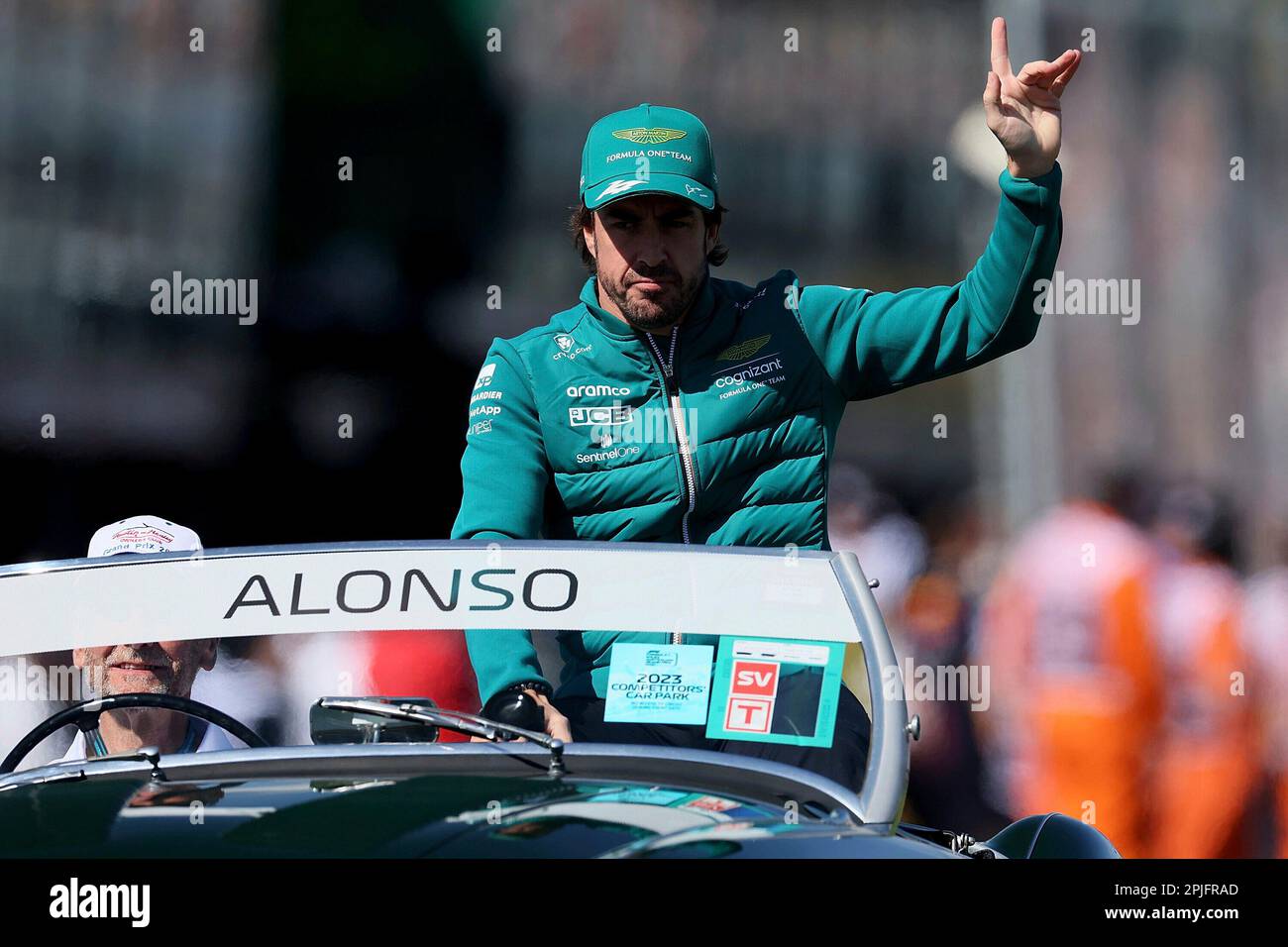 Melbourne, Australien. 02. April 2023. 2. April 2023, Albert Park, Melbourne, FORMEL 1 ROLEX AUSTRALIAN GRAND PRIX 2023 Fahrerparade: Fernando Alonso (ESP), Aston Martin Aramco Cognizant Formel 1 Team Credit: dpa/Alamy Live News Stockfoto