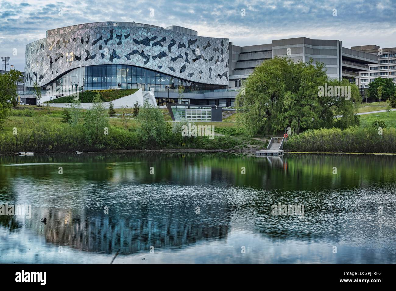 Die Bergeron Centre for Engineering Excellence an der York University in Toronto, Ontario, Kanada. Stockfoto