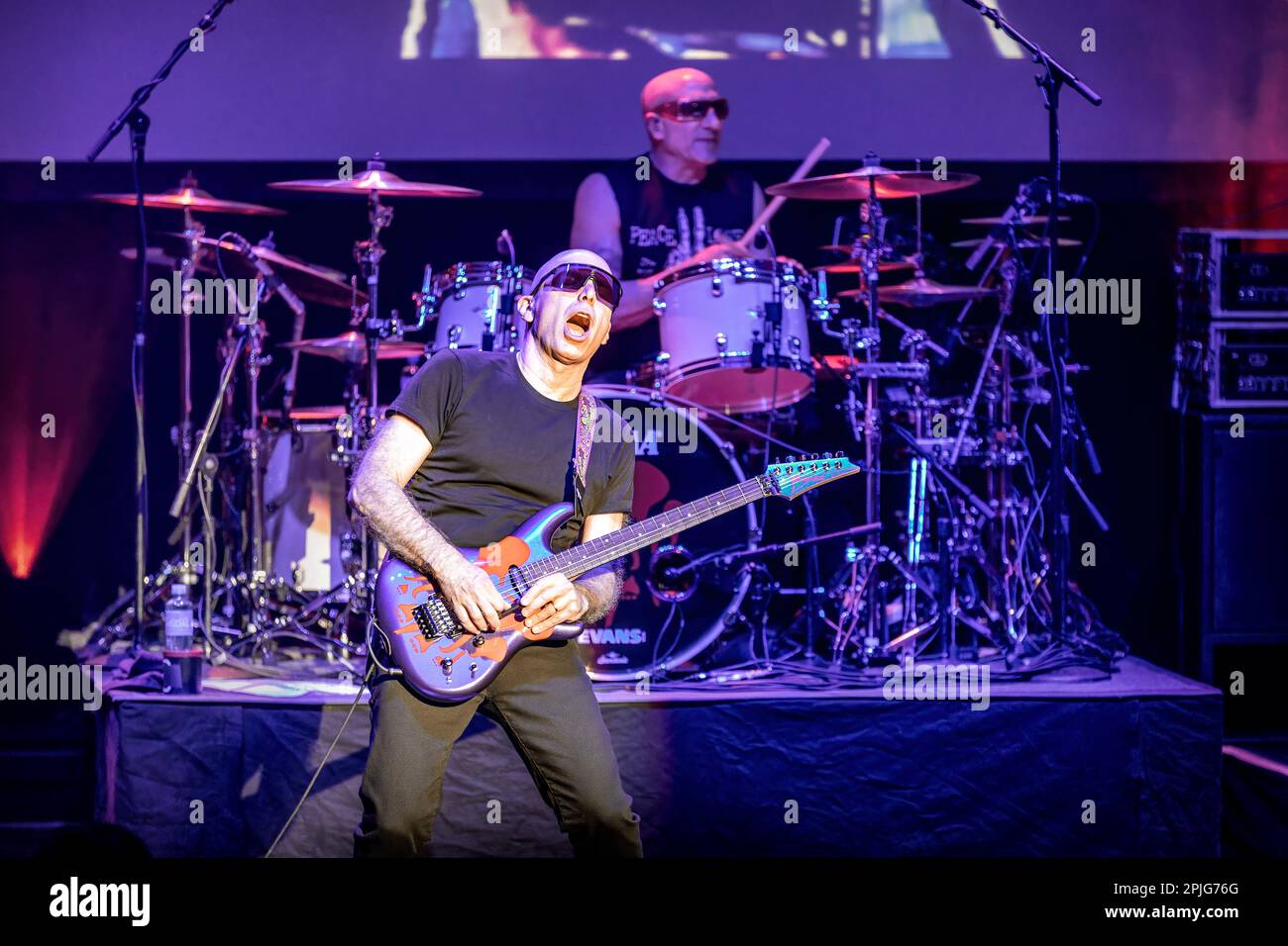 Oslo, Norwegen. 01. April 2023. Der amerikanische Musiker, Komponist und Gitarrist Joe Satriani führt ein Livekonzert im Sentrum Scene in Oslo auf. (Foto: Gonzales Photo/Alamy Live News Stockfoto