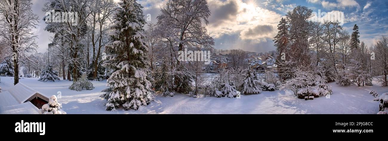 DE - BAYERN: Magische Winterszene in Bad Toelz, Oberbayern, HDR-Fotografie von Edmund Nagele FRPS Stockfoto