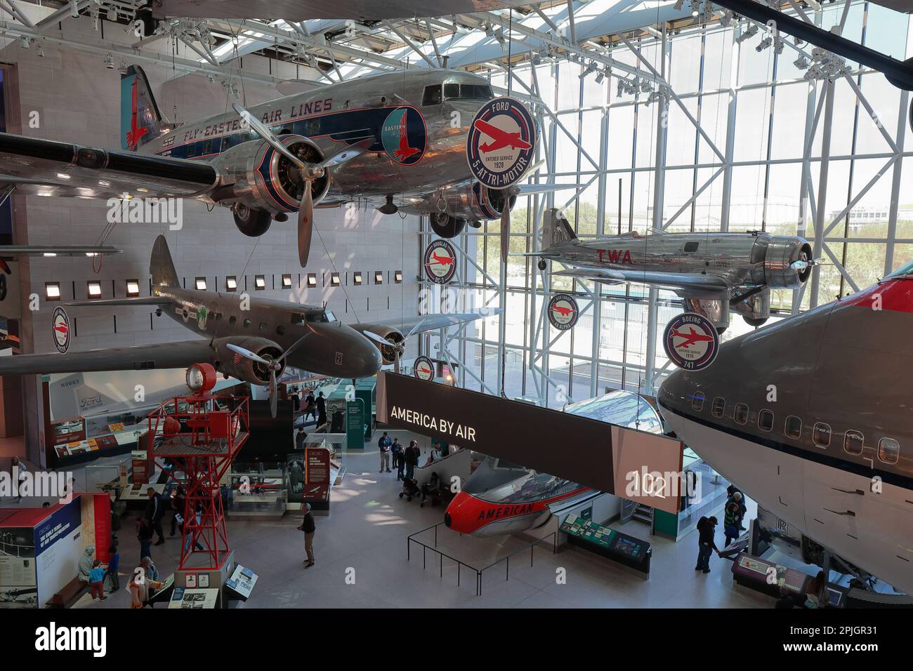 Im Smithsonian National Air and Space Museum, Washington DC. Die Ausstellung America by Air befasst sich mit dem Flugverkehr und der Luftfahrtindustrie Stockfoto