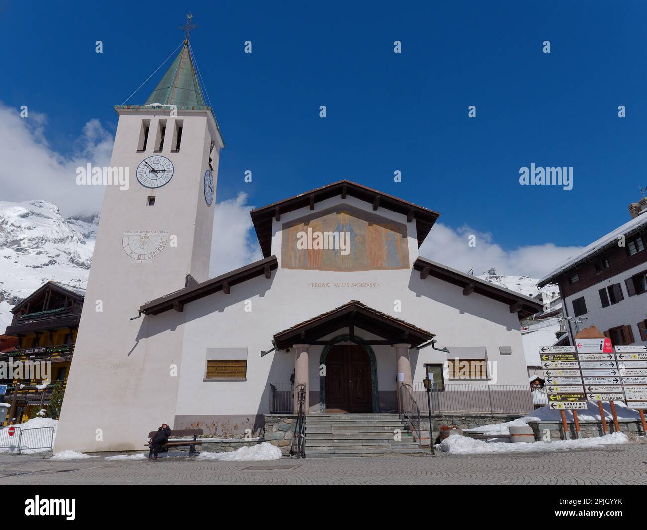 Maria Regina Vallis Augustanae Kirche im Skigebiet Breuil-Cervinia im Aostatal Italien Stockfoto