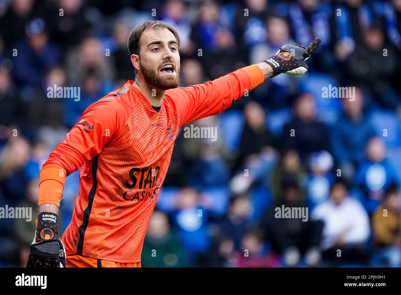 Genk, Belgien. 02. April 2023. GENK, BELGIEN - APRIL 2: Valentin Cojocaru von OH Leuven Gesten während des Jupiler Pro League-Spiels zwischen KRC Genk und OH Leuven in der Cegeka Arena am 2. April 2023 in Genk, Belgien (Foto von Jeroen Meuwsen/Orange Pictures). Guthaben: Orange Pics BV/Alamy Live News Stockfoto