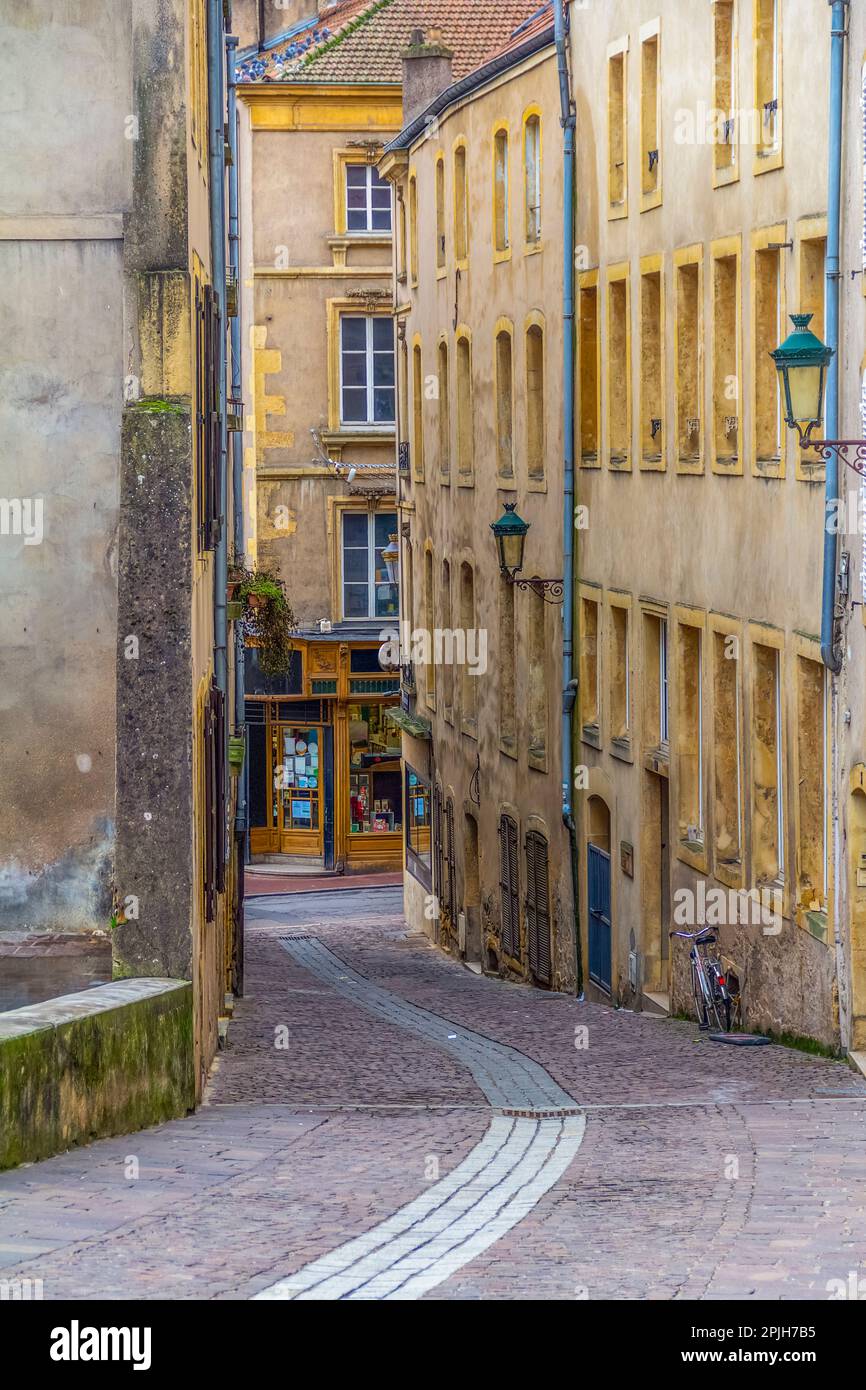 Eindruck einer Stadt namens Metz, die sich im Winter in der Region Lothringen in Frankreich befindet Stockfoto