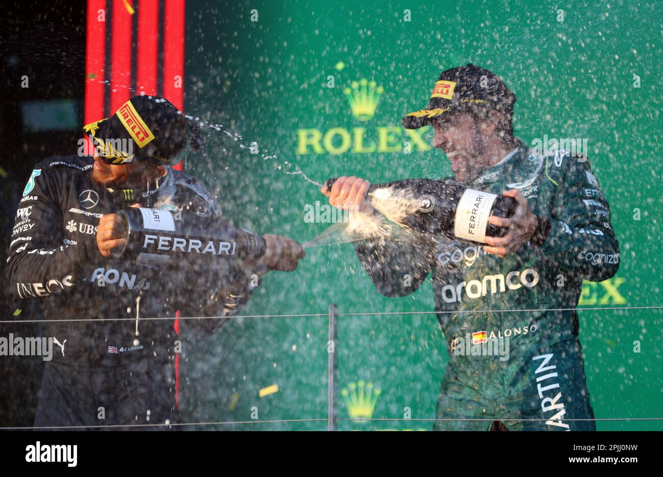 Melbourne, Australien. 03. April 2023. MELBOURNE, Australien, 2. APRIL 2023; Nr. 44, Lewis HAMILTON, GBR, Mercedes AMG F1 Team, PODIUMSFEIER, Zweitplatzierter, Nr. 14, Fernando ALONSO, ESP, Aston Martin Formel 1 Team, AUSTRALIAN Formula One Grand Prix am 2. April 2023, Albert Park - Melbourne, FIA Formula1 World Championship, Raceday, Formel 1 Rennen in Australien, Motorsport, F1 GP, Honorarpflichtiges Foto, gebührenpflichtiges Bild, Copyright © Clay CROSS/ATP images (CROSS Clay/ATP/SPP) Kredit: SPP Sport Press Photo. Alamy Live News Stockfoto