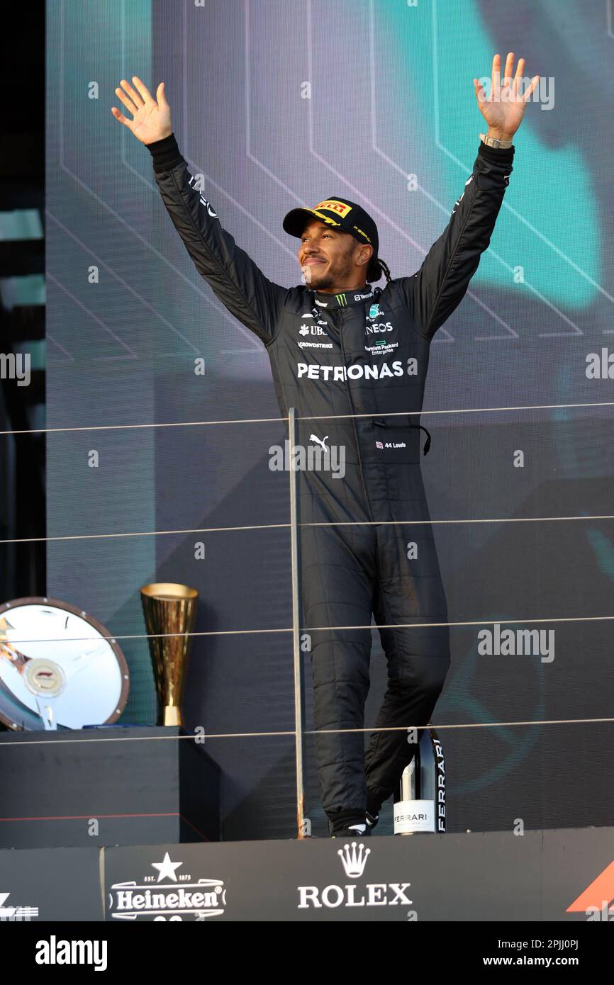 Melbourne, Australien. 03. April 2023. MELBOURNE, Australien, 2. APRIL 2023; #44, Lewis HAMILTON, GBR, Mercedes AMG F1 Team, PODIUM, Nächstplatzierter, AUSTRALIAN Formula One Grand Prix am 2. April 2023, Albert Park - Melbourne, FIA Formula1 World Championship, Raceday, Formel 1 Rennen in Australien, Motorsport, F1 GP, Honorarpflichtiges Foto, gebührenpflichtiges Bild, Copyright © Clay CROSS/ATP images (CROSS Clay/ATP/SPP) Kredit: SPP Sport Press Photo. Alamy Live News Stockfoto