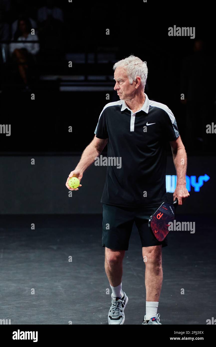Hollywood, Florida, USA. 2. April 2023: Tennislegenden Andre Agassi, John McEnroe, Andy Roddick und Michael Chang während des Spiels in Pickleball Stockfoto